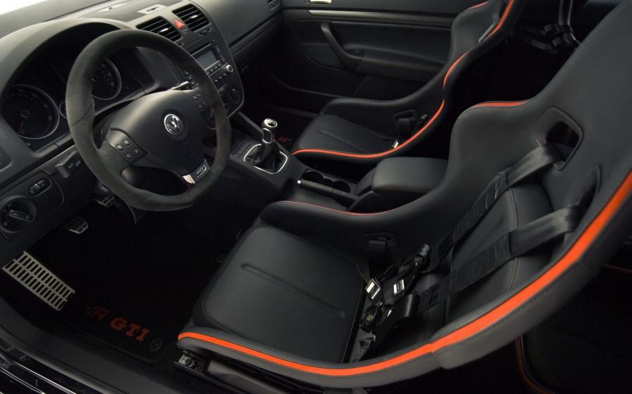  Volkswagen Golf R GTi Concept 2006 года  (фото 14 из 25)